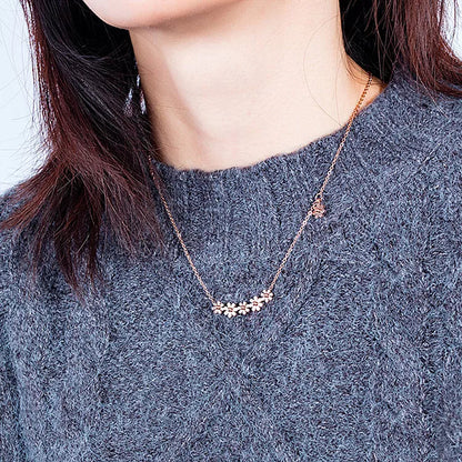 Stainless Steel Daisy Flower Pendant Necklace