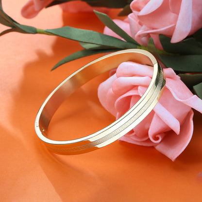 Gross Oro Kada Bracelet