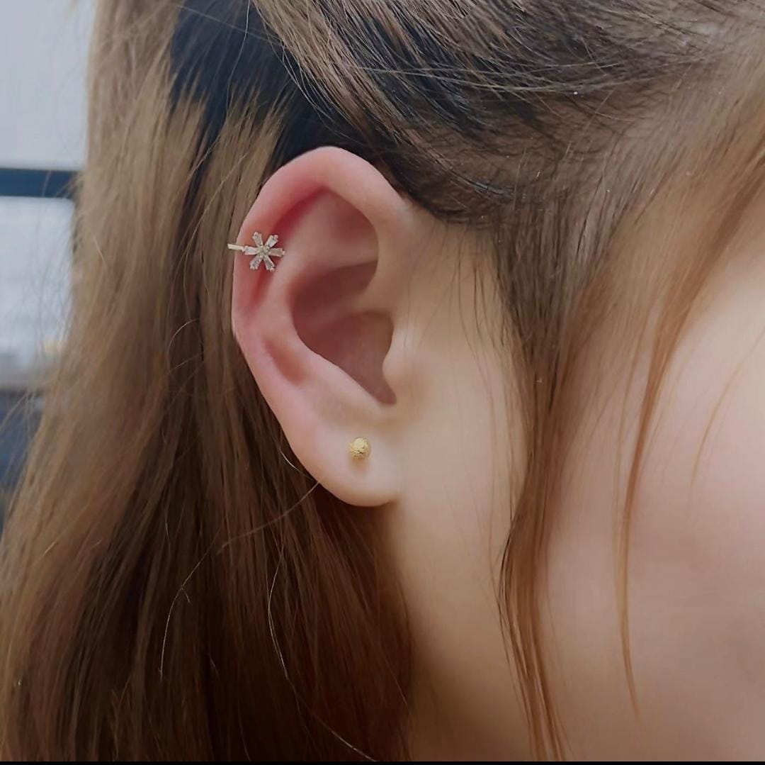 Ethonica Small Flower Shape Gold-plated Non Piercing Nose Ring