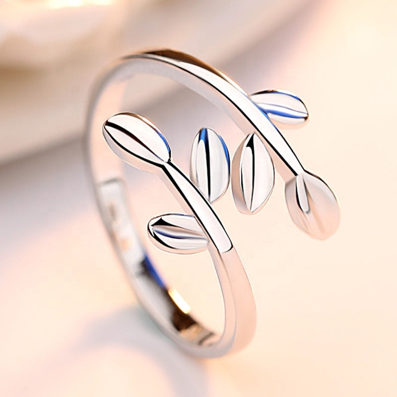 925 Silver Plated Resizable Leaf Ring In Silver Color