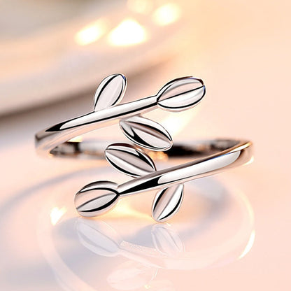 Resizable Leaf Ring In Silver Color