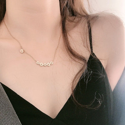 Stainless Steel Daisy Flower Pendant Necklace