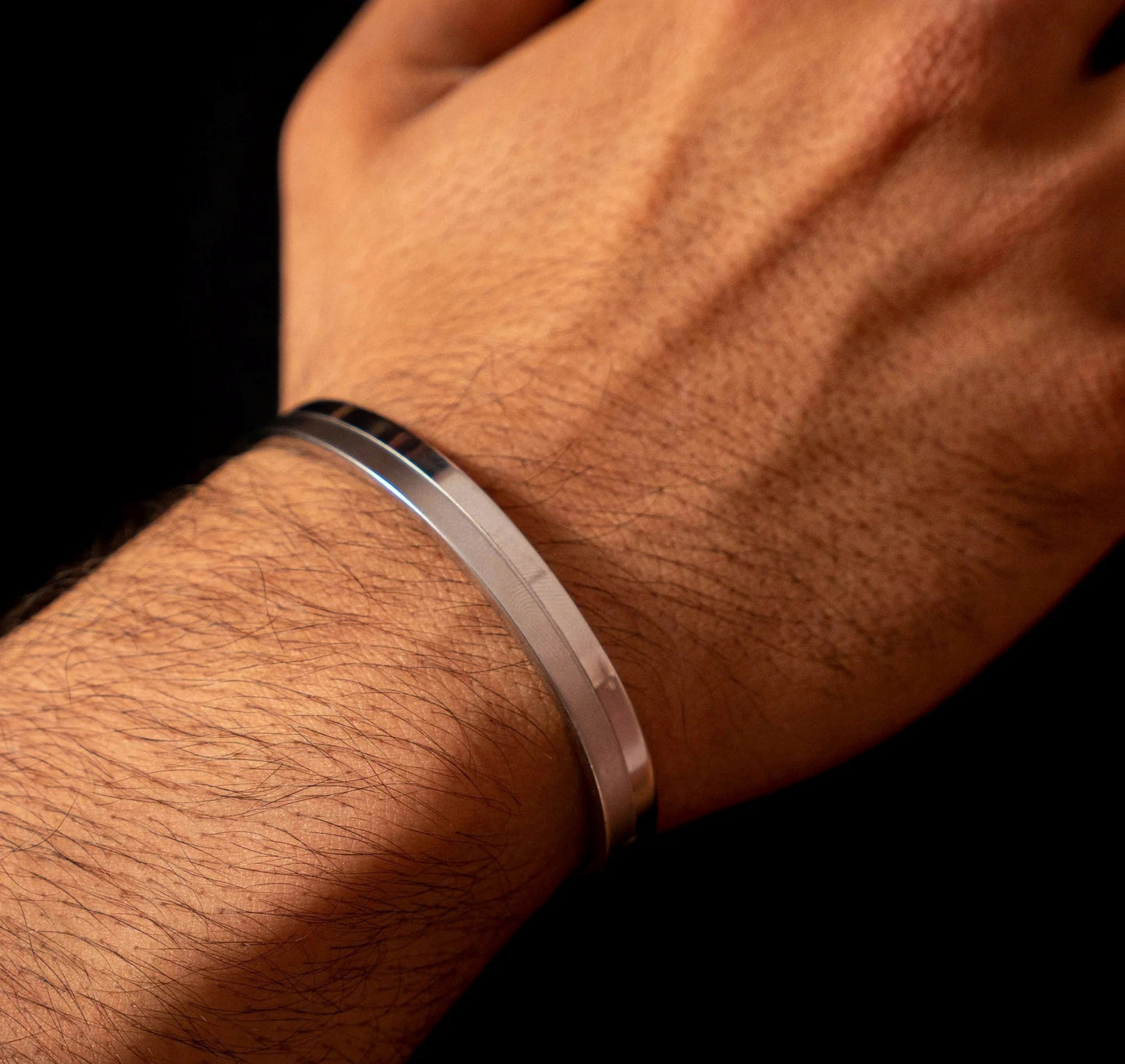 Gross Oro Kada Bracelet