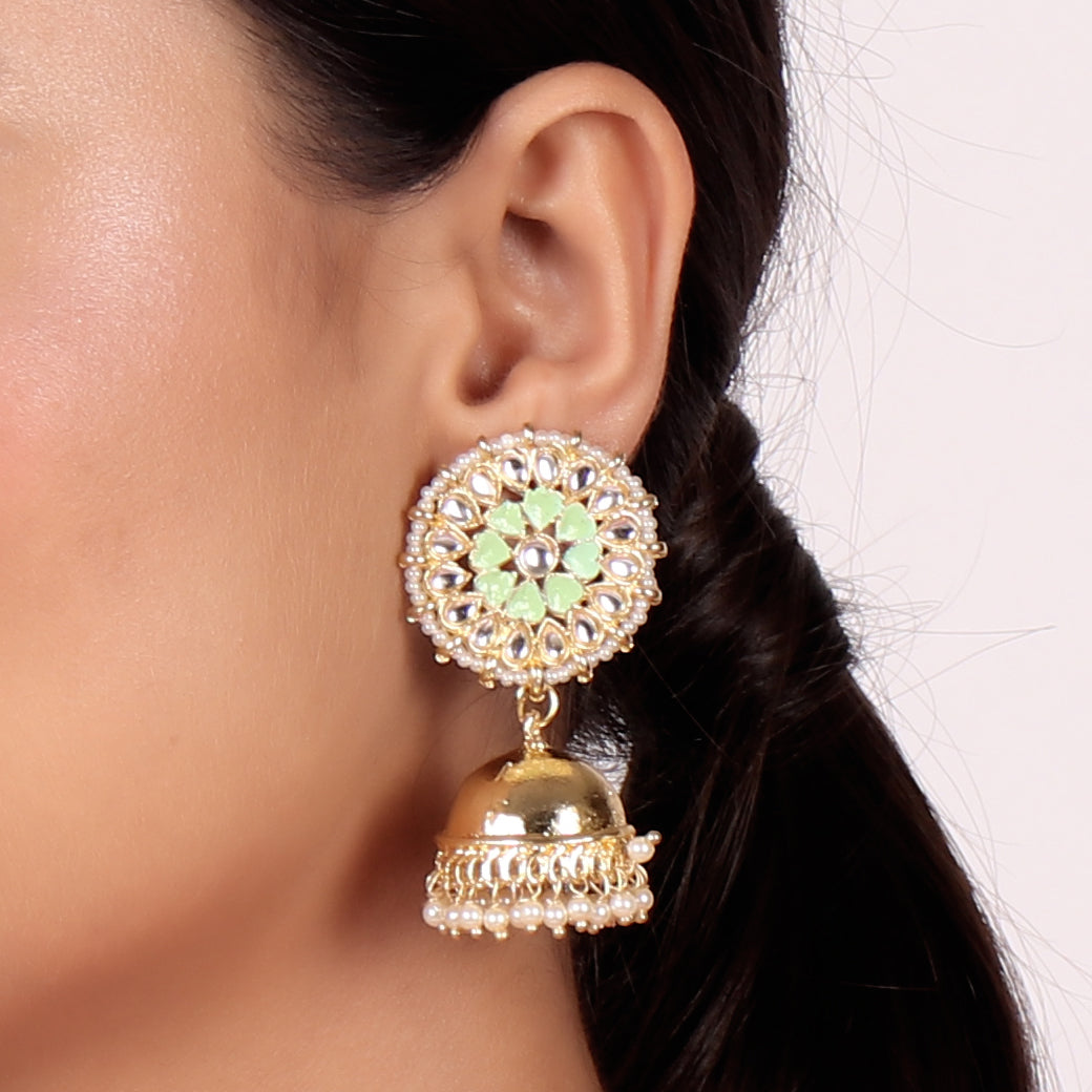 Graceful Gold Plated Kundan & Pearls Traditional Jhumki Earring