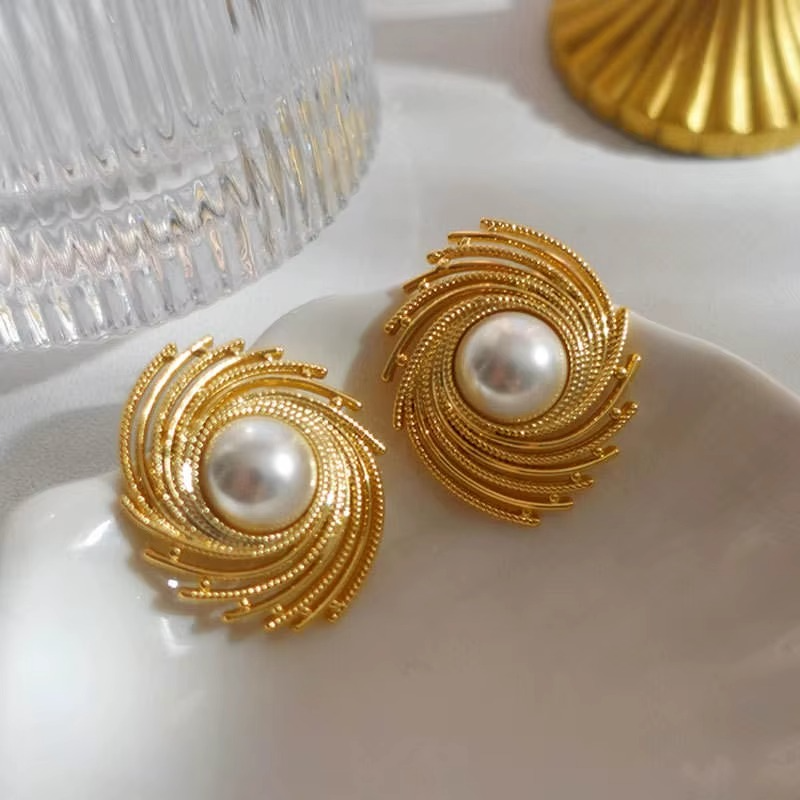 Ethonica Gold Plated Stud with Simulated Pearl