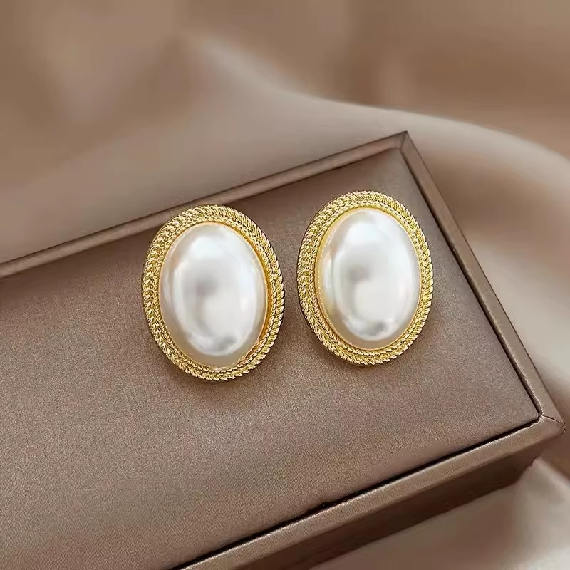 Oval Pearl Stud Earrings with Gold Textured Rope Border