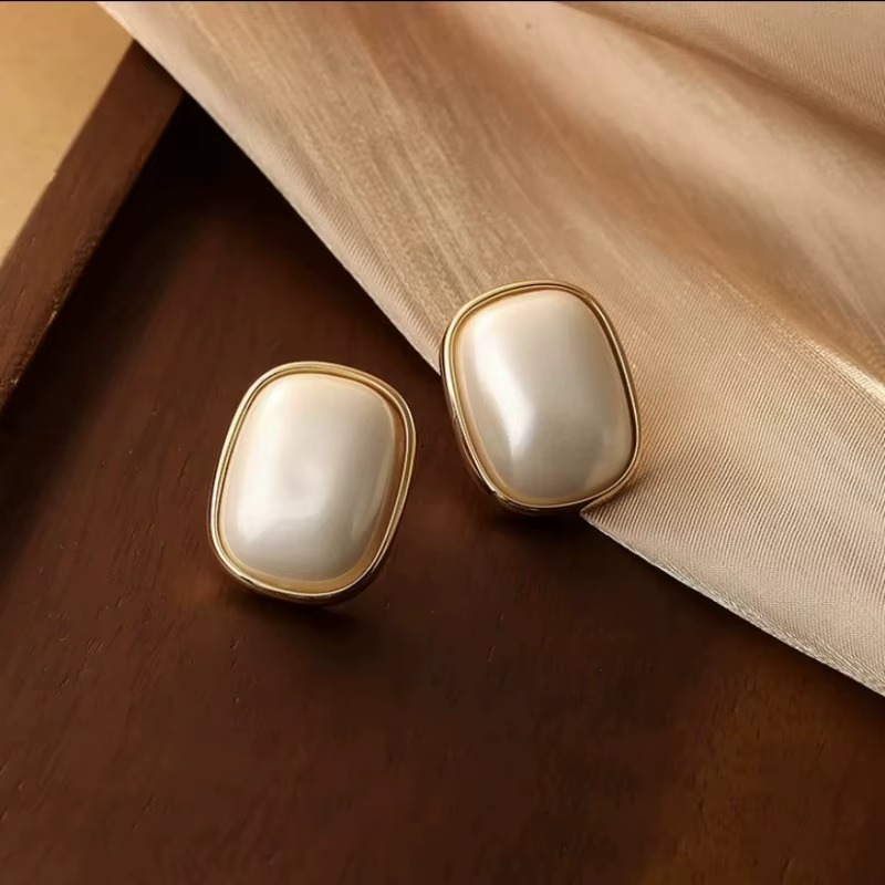 Rectangular Pearl Stud Earrings