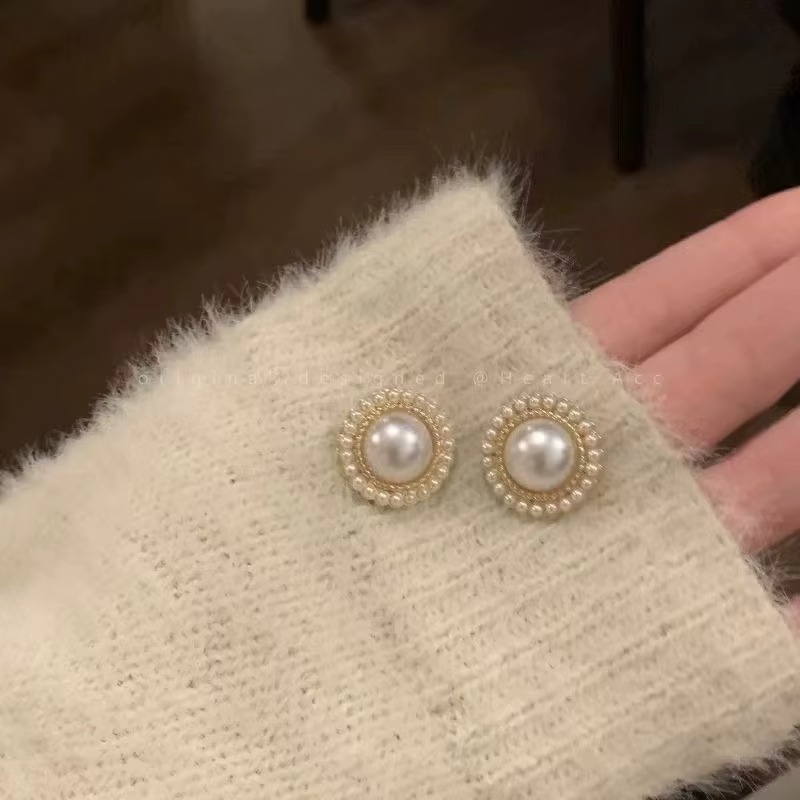 Ethonica White Faux Pearl with Gold-Tone Border
