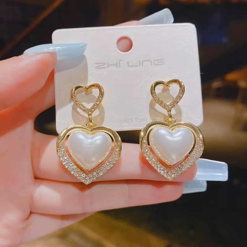 Korean Earring Claw Ear Drop Earrings for Women Big Pearl