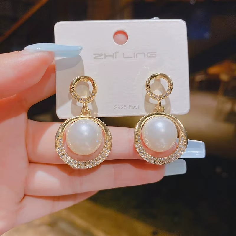 Korean Earring Claw Ear Drop Earrings for Women Big Pearl