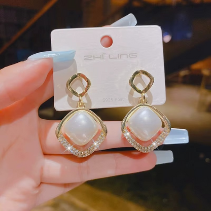 Korean Earring Claw Ear Drop Earrings for Women Big Pearl