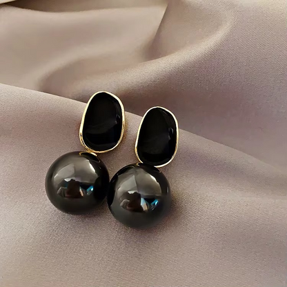 Large Round Pearl with Geometric Stud
