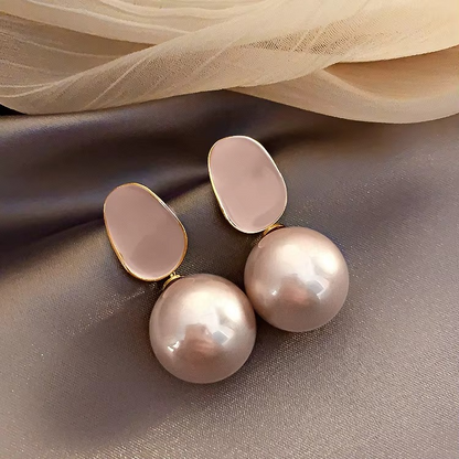 Large Round Pearl with Geometric Stud
